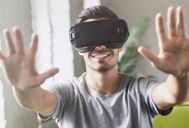 The complete guide to Smart Theatre VR headset