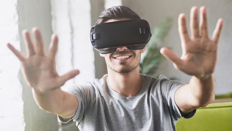 The complete guide to Smart Theatre VR headset