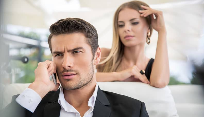 5 Simple Ways to Track Your Boyfriend’s Phone without Him Knowing